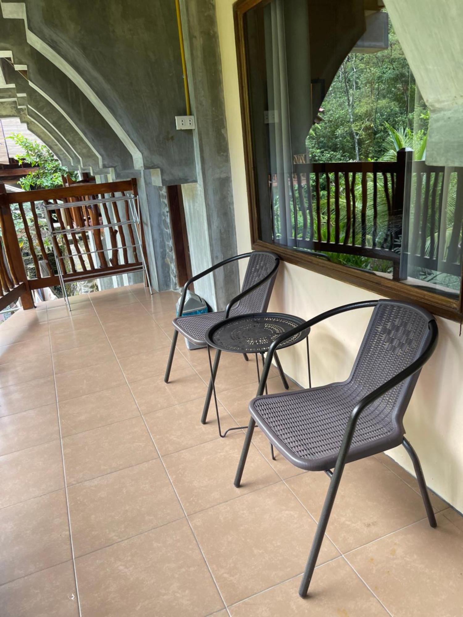 Kupu Kupu Garden Guest House & Cafe ブキットラワン エクステリア 写真