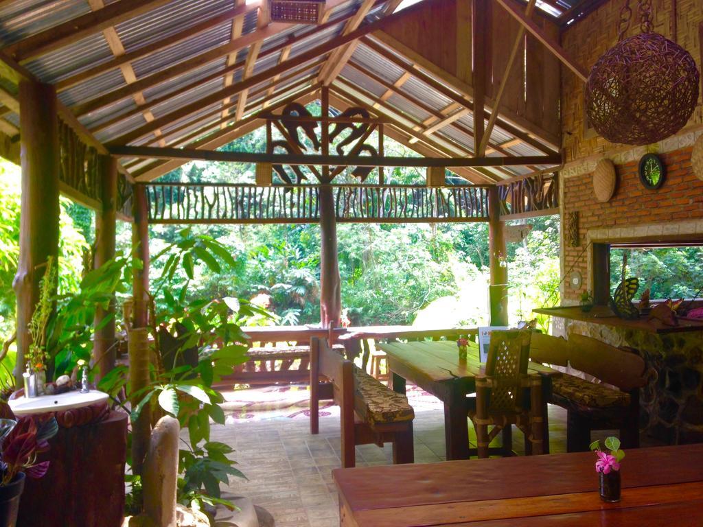Kupu Kupu Garden Guest House & Cafe ブキットラワン エクステリア 写真
