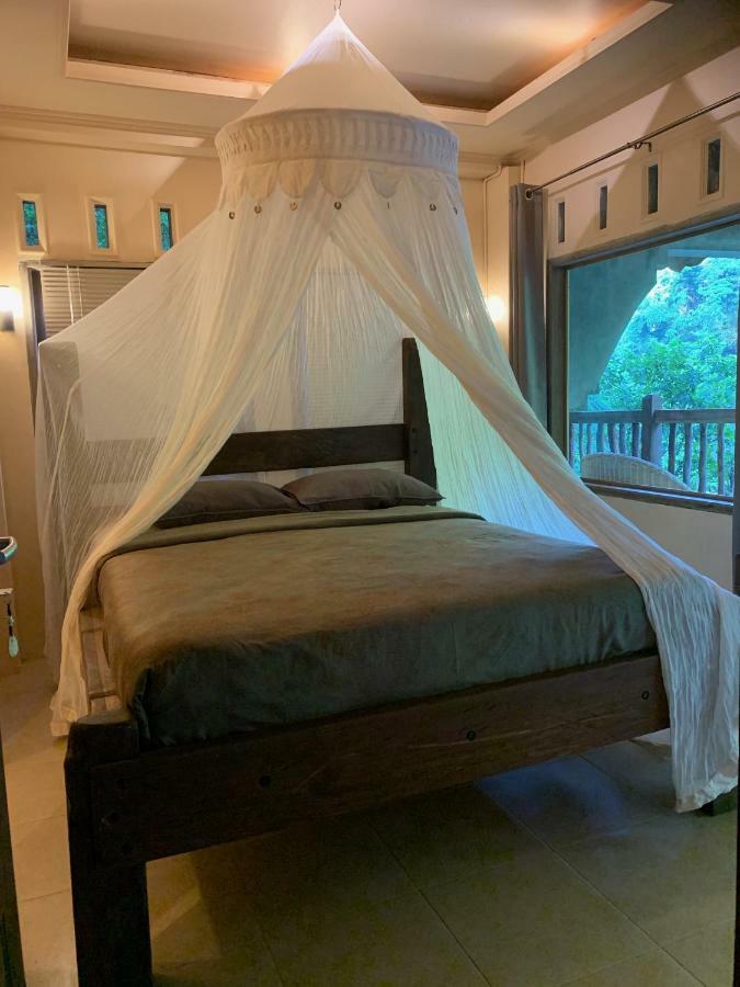 Kupu Kupu Garden Guest House & Cafe ブキットラワン エクステリア 写真